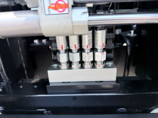 2124 2fbl30 81bf00298 16 Equipement L.d.l. Inc.