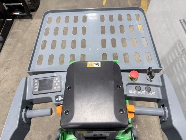 Eop02 Cjd02 Amc1 M1i 6 Equipement L.d.l. Inc.
