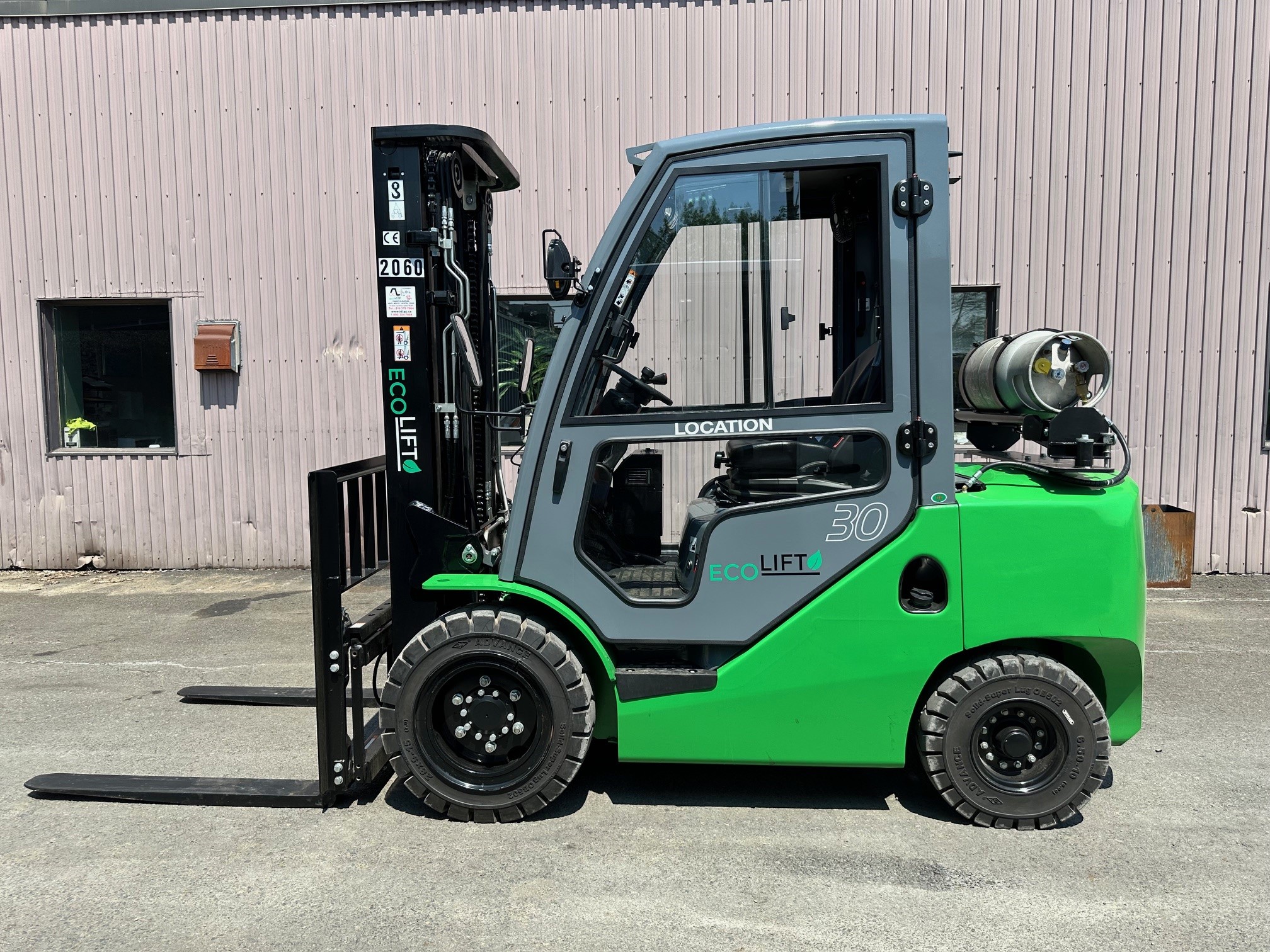 (2060) Chariot élévateur ECOLIFT 2FG30-ECS 6000 lb