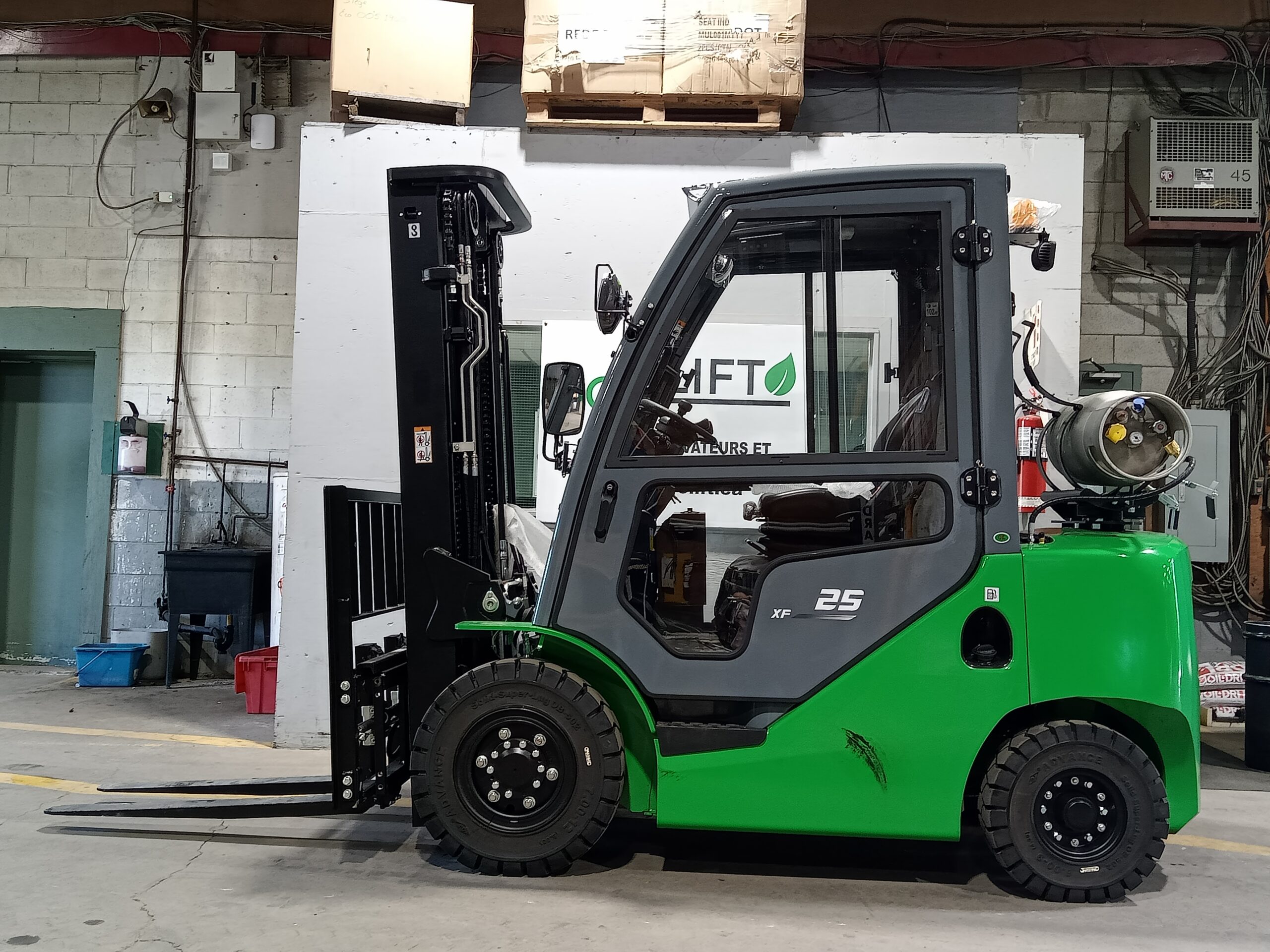 Chariot élévateur ECOLIFT 2FG25 5000lb (ECO-0283)